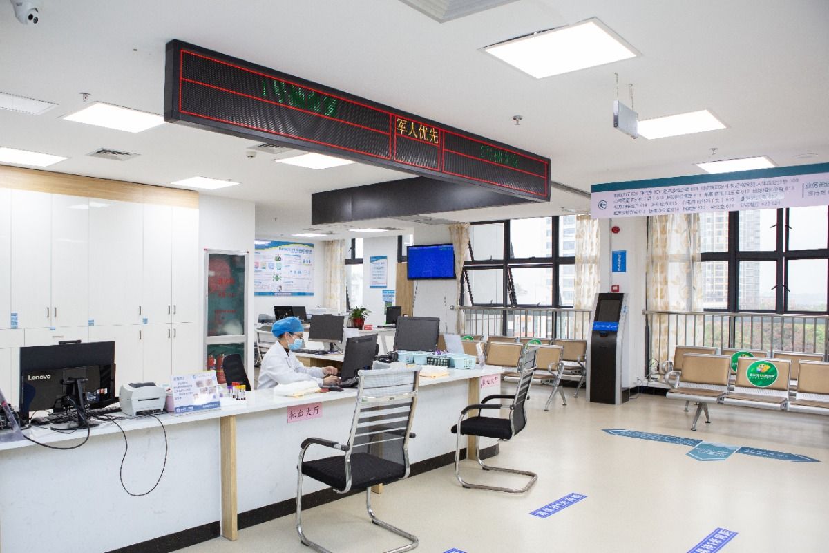 抽血大厅候诊区外联部营养餐厅体检流程fibroscan pro宣传展板